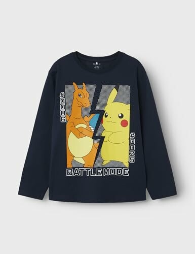 Donkerblauw shirt met Pikachu en Charizard ontwerp.