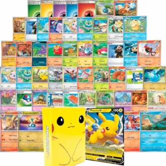 Een verzameling Pokémon-kaarten met Pikachu-hoesje en Pikachu V-kaart.