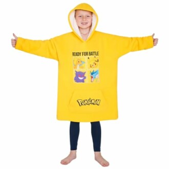 Kind in gele Pokémon-hoodie met capuchon